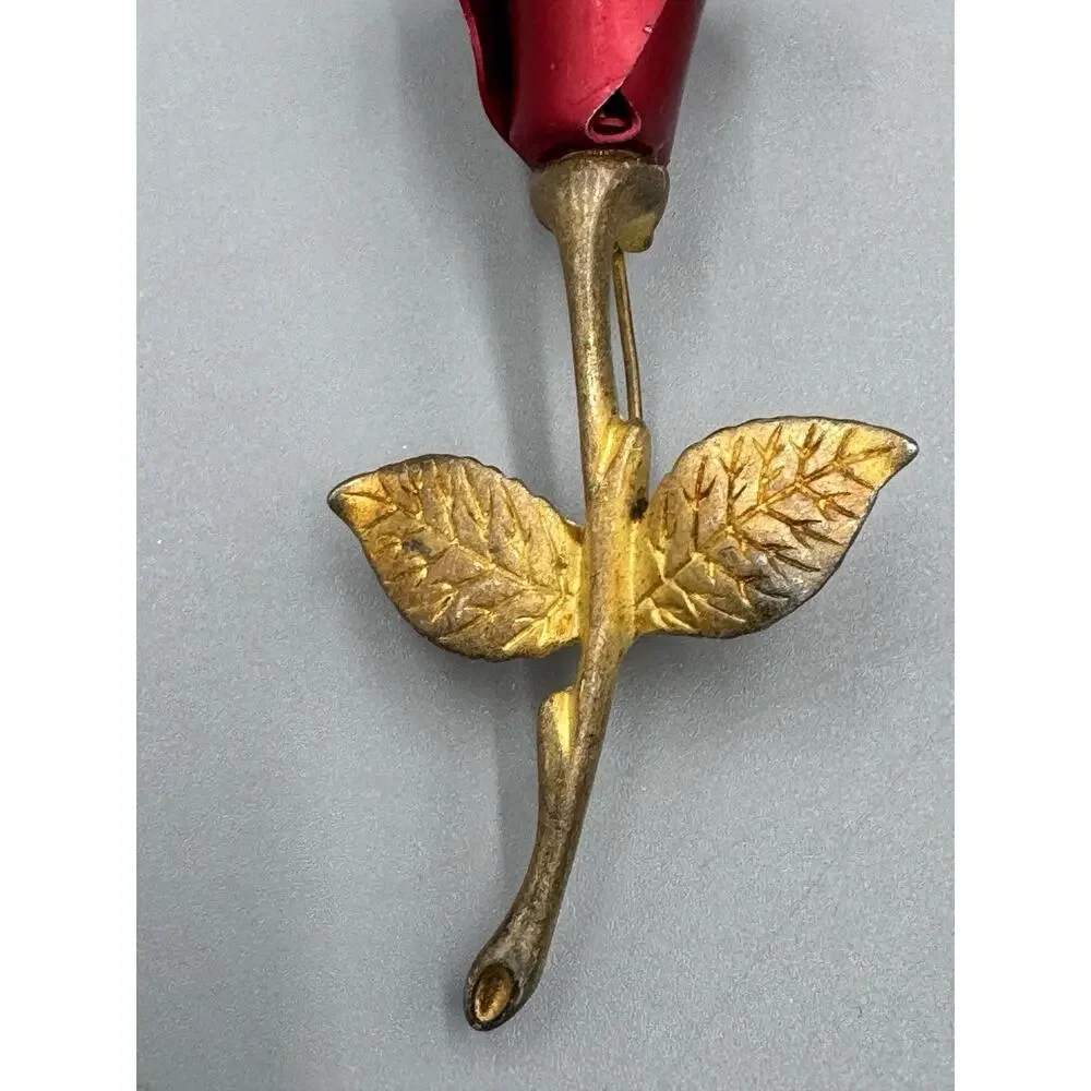 Vintage Avon Red Rose Bud Gold Colored Stem‎ Brooch Lapel Pin